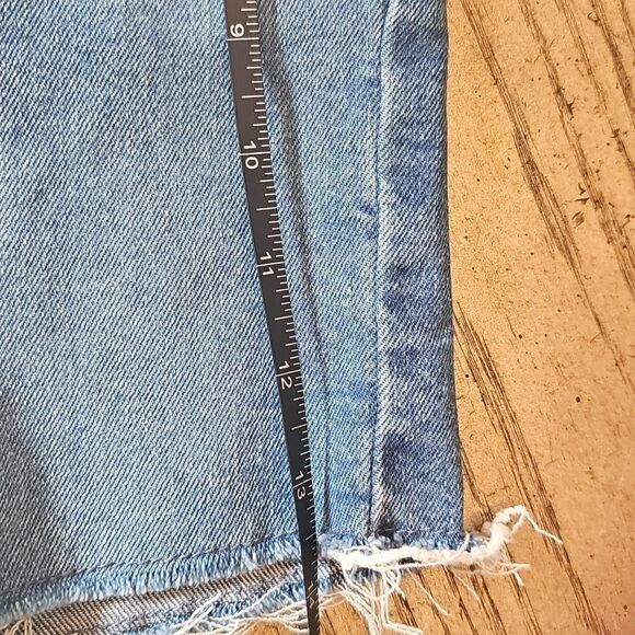 Levi Strauss denim shorts Size 8 - Picture 5 of 10